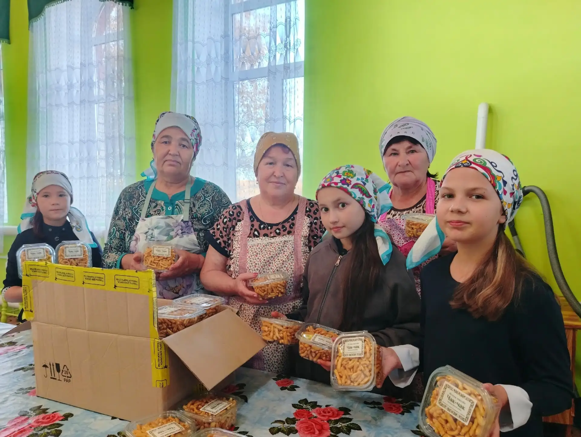 🕌 В Нижнем Таканыше прошли мастер-классы по приготовлению чак-чака и вязанию носков дл...