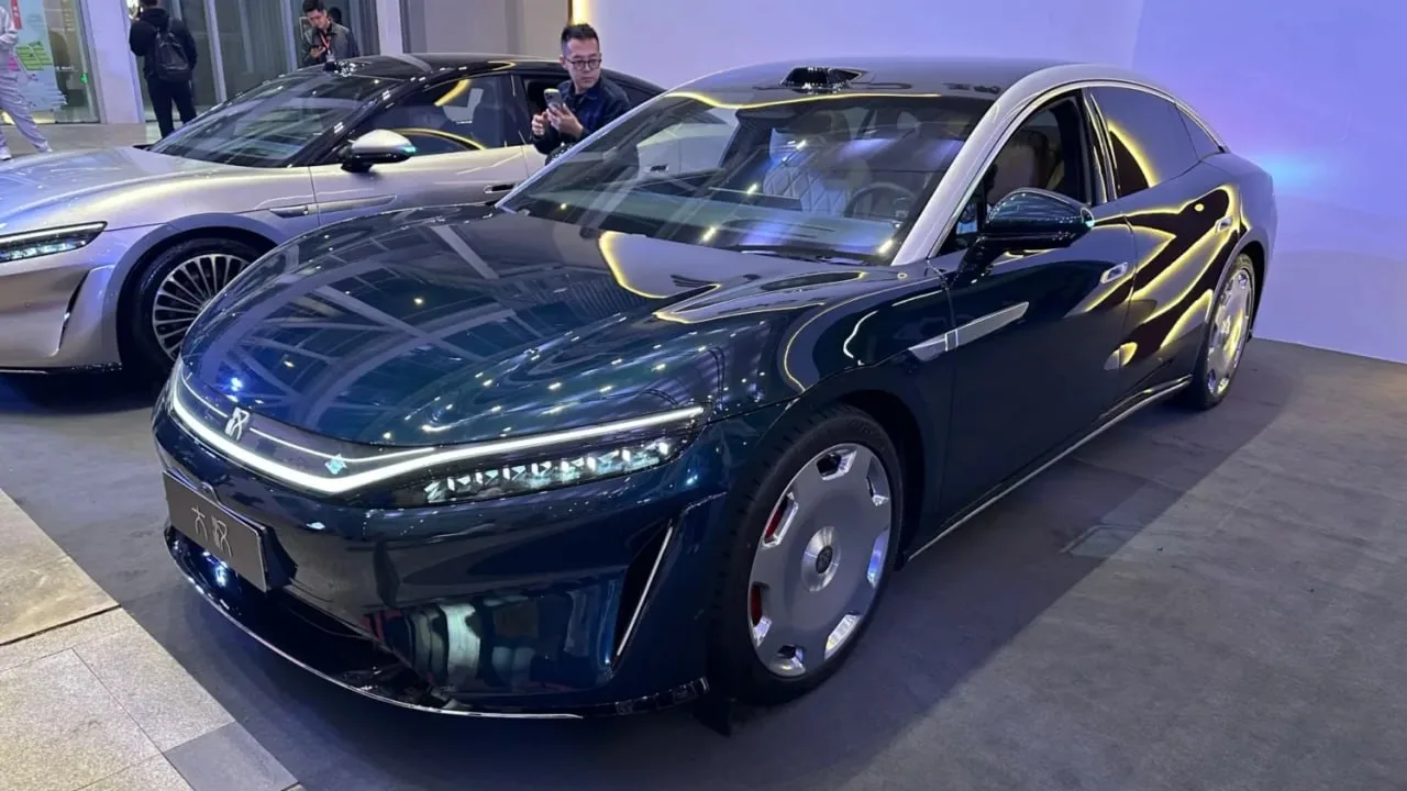 BYD Dahan вышел на рынок Китая с диапазоном цен от 235,9 до 275,9 тысячи юаней (2,95-3,...