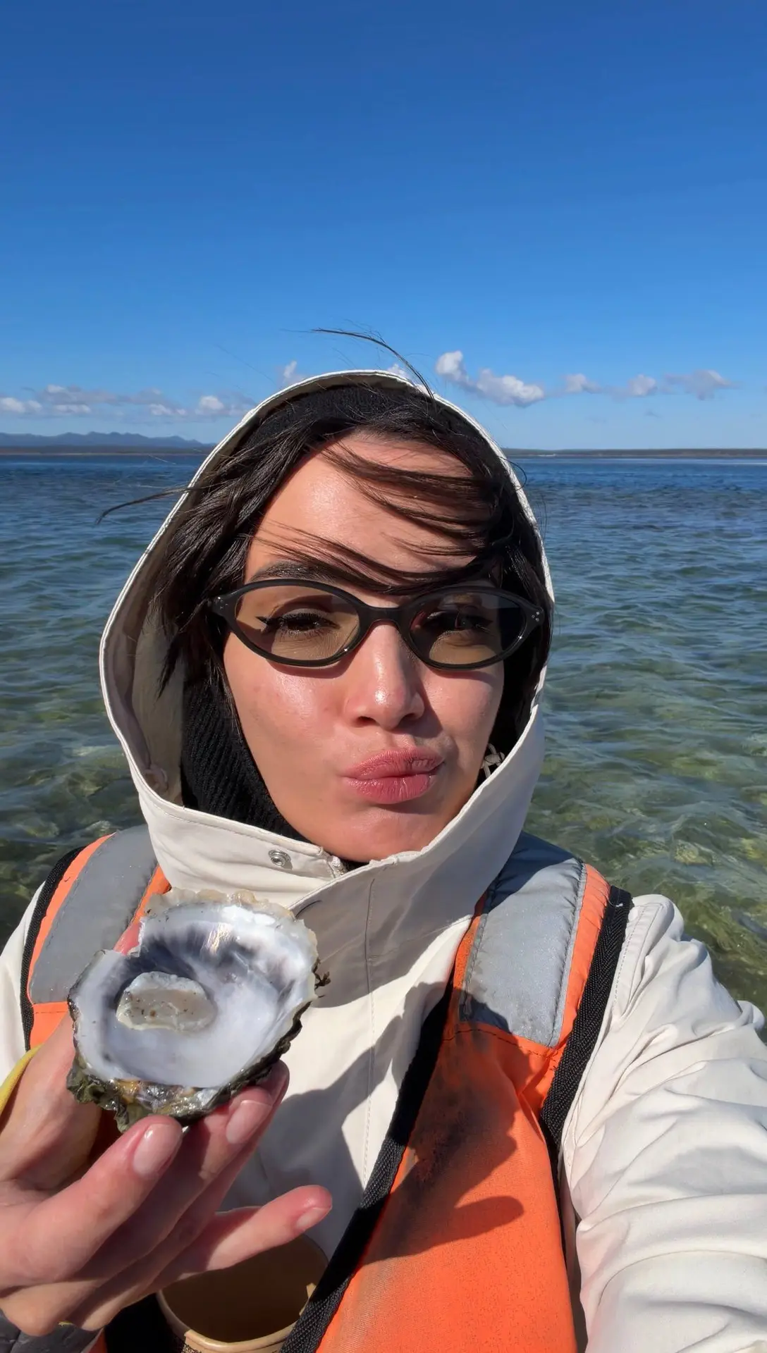 Едим диких устриц стоя по колено в море 🐚🌊
