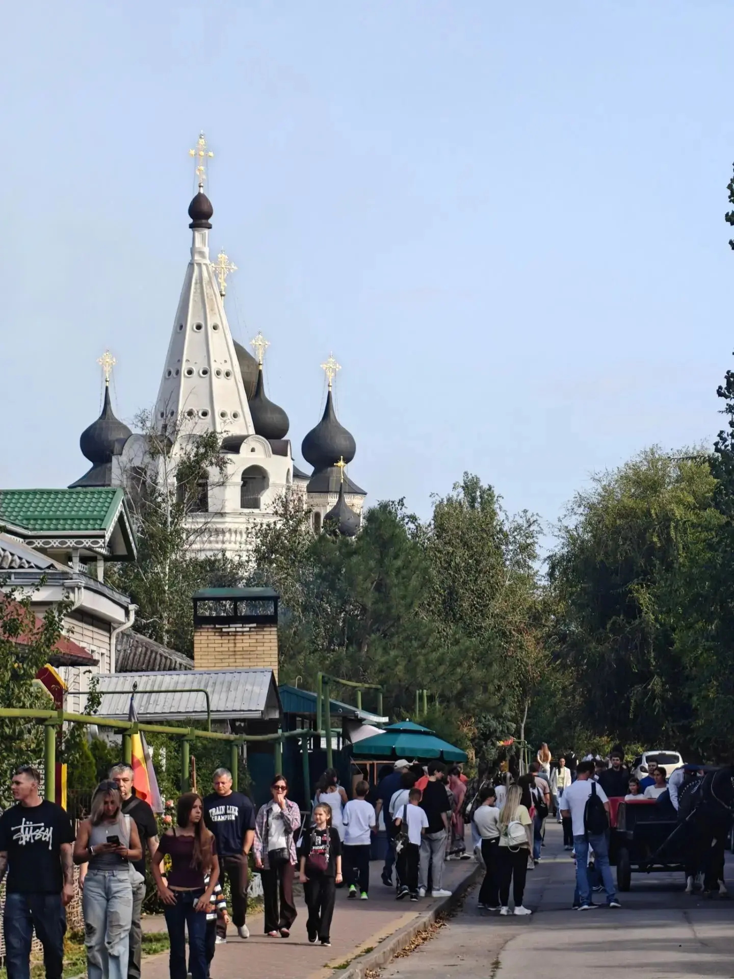 Есть улицы центральные..