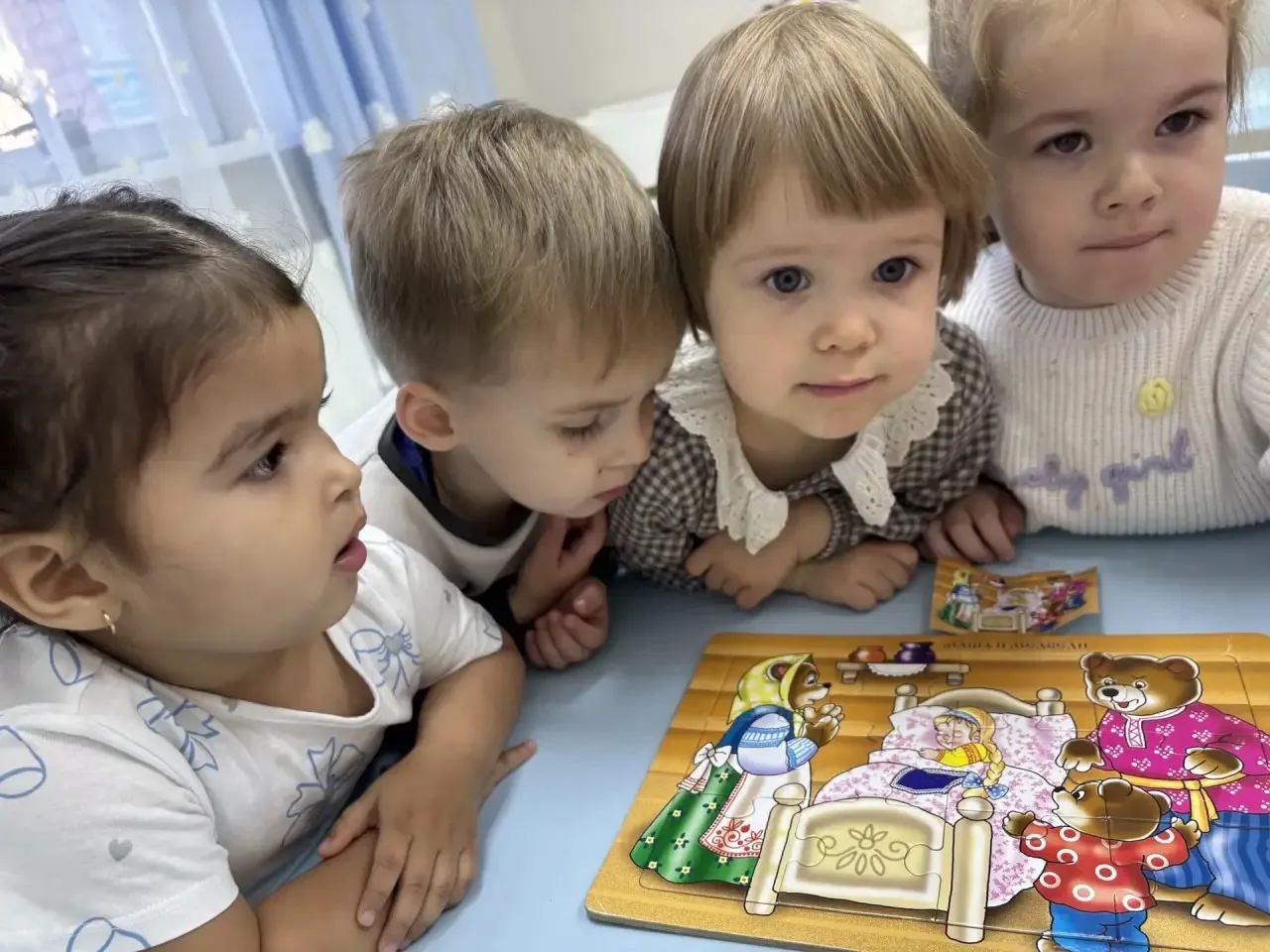 🧸 «Сказка на столе» — формат, который особенно любят наши малыши!