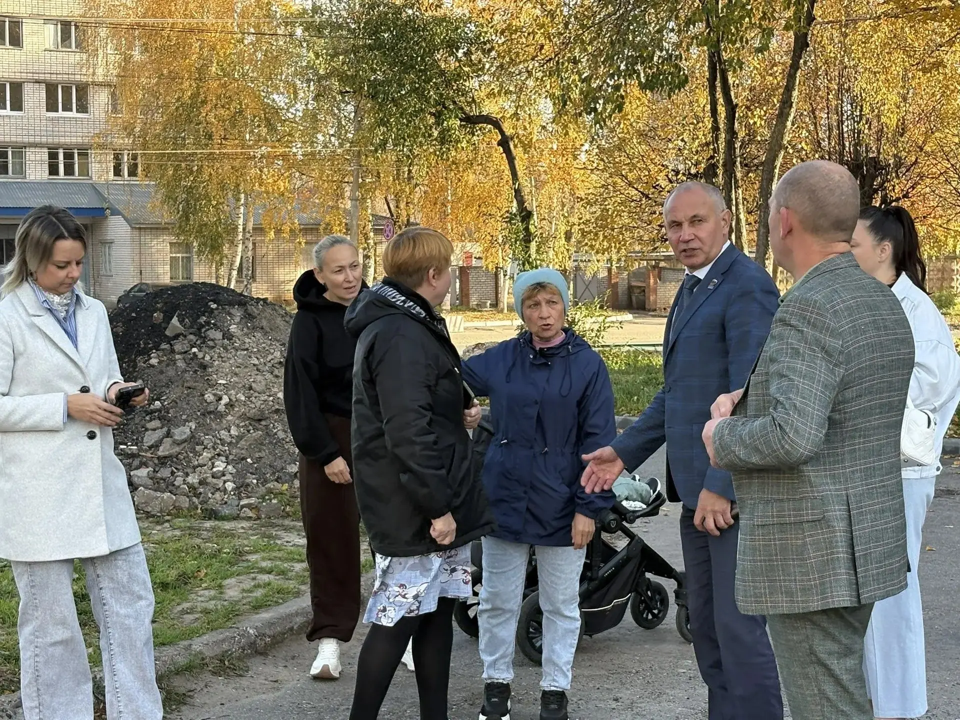 Вместе с руководителями управляющих компаний провел еженедельный обход. На этот раз инс...