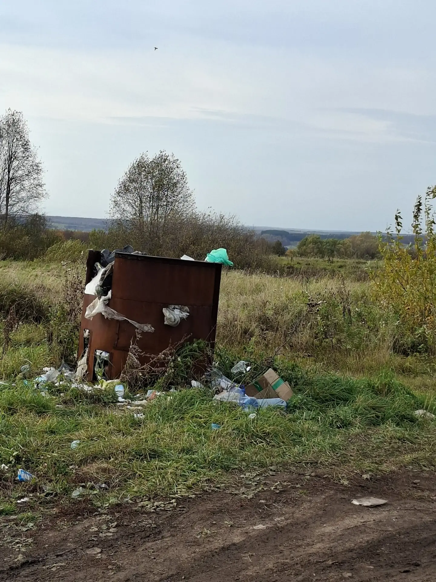 Наши подписчики пожаловались на мусор у родника «Сахарная гора» в Мишкинском районе Баш...