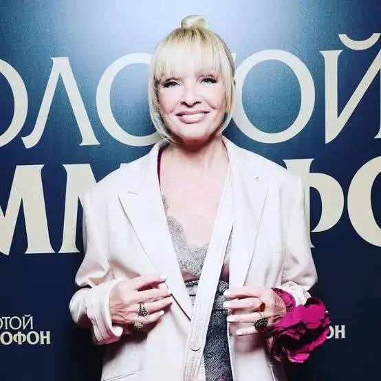 Всю жизнь поющая на русском для русских Лайма Вайкуле решила вдруг сменить вектор сужде...