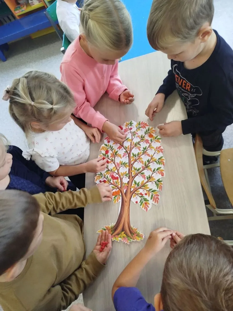 🍂❤️ Рябинка-красавица: украшаем дерево ягодами! 🌳🔴