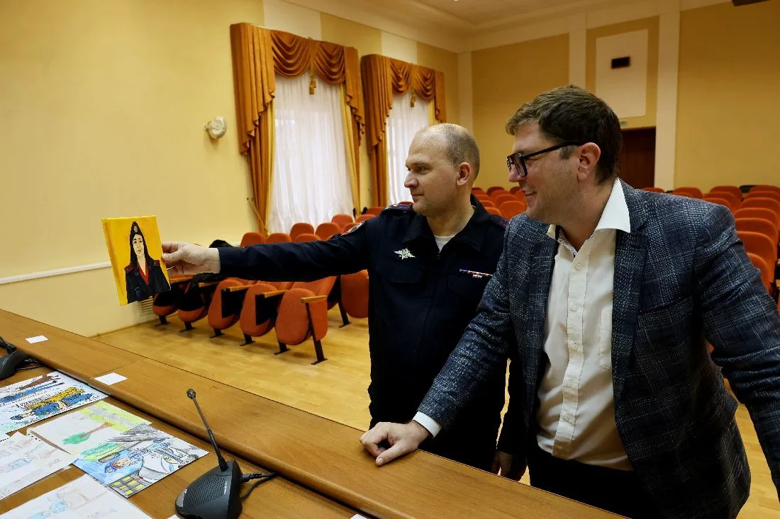 В Новгородской области полицейские и общественники подвели итоги конкурса «Мои родители...