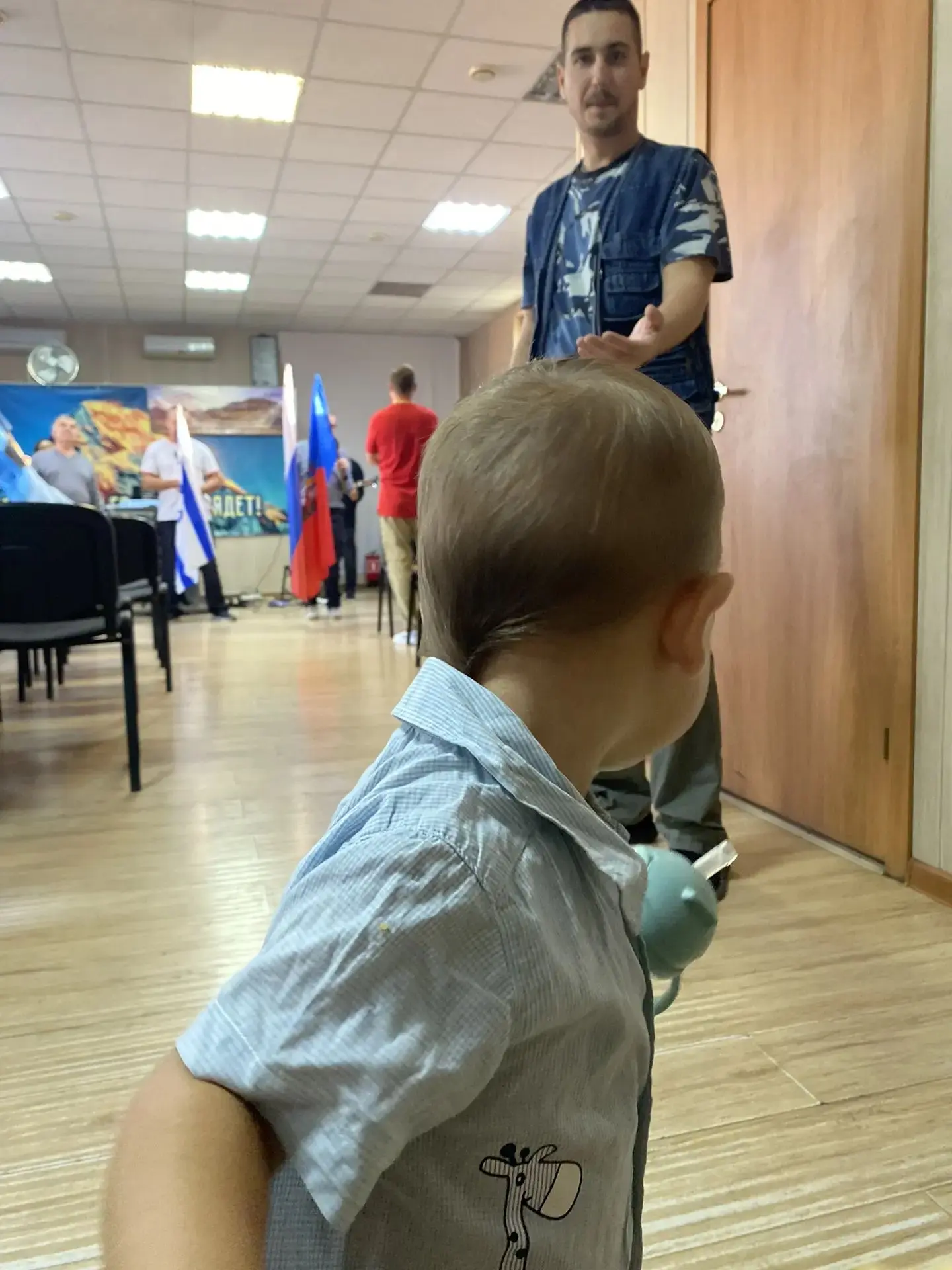🚗 Сегодня мы всей семьёй ездили в церковь. Потом заехали в «Ленту», купили сыну подгуз...