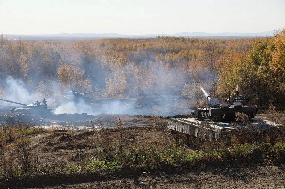 Танкисты ВВО сдали экзамены по вождению