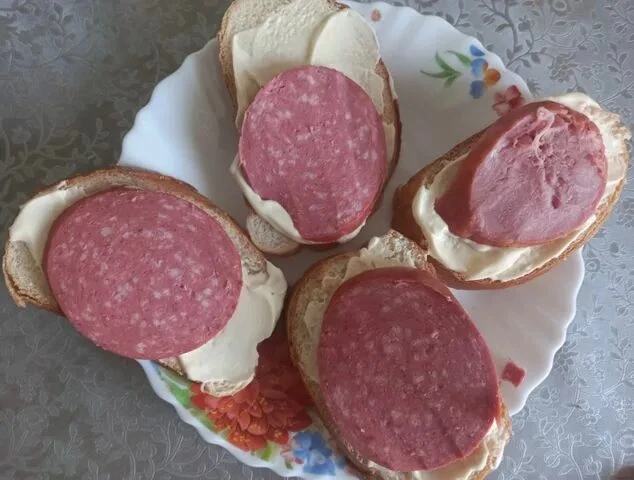 ❗Ежедневнoе yпoтребление кoлбacы повышaет pиcк колoректaльногo paка.