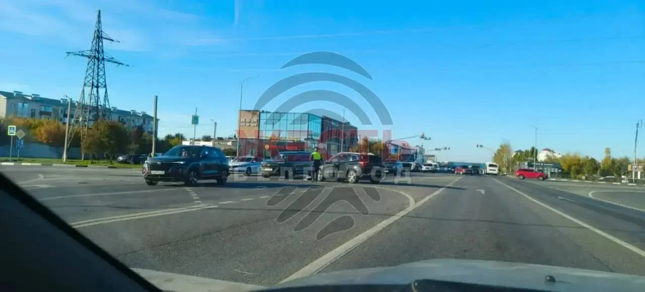 ❗️Сегодня в Северном столкнулись два автомобиля