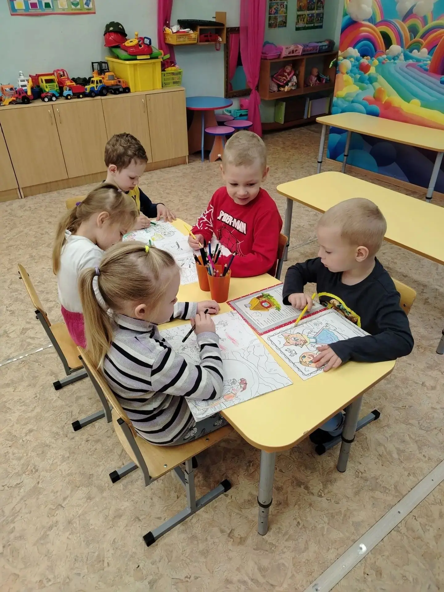 В средней группе успешно реализуется #Региональный проект «Семья — это мы!». Через сюже...