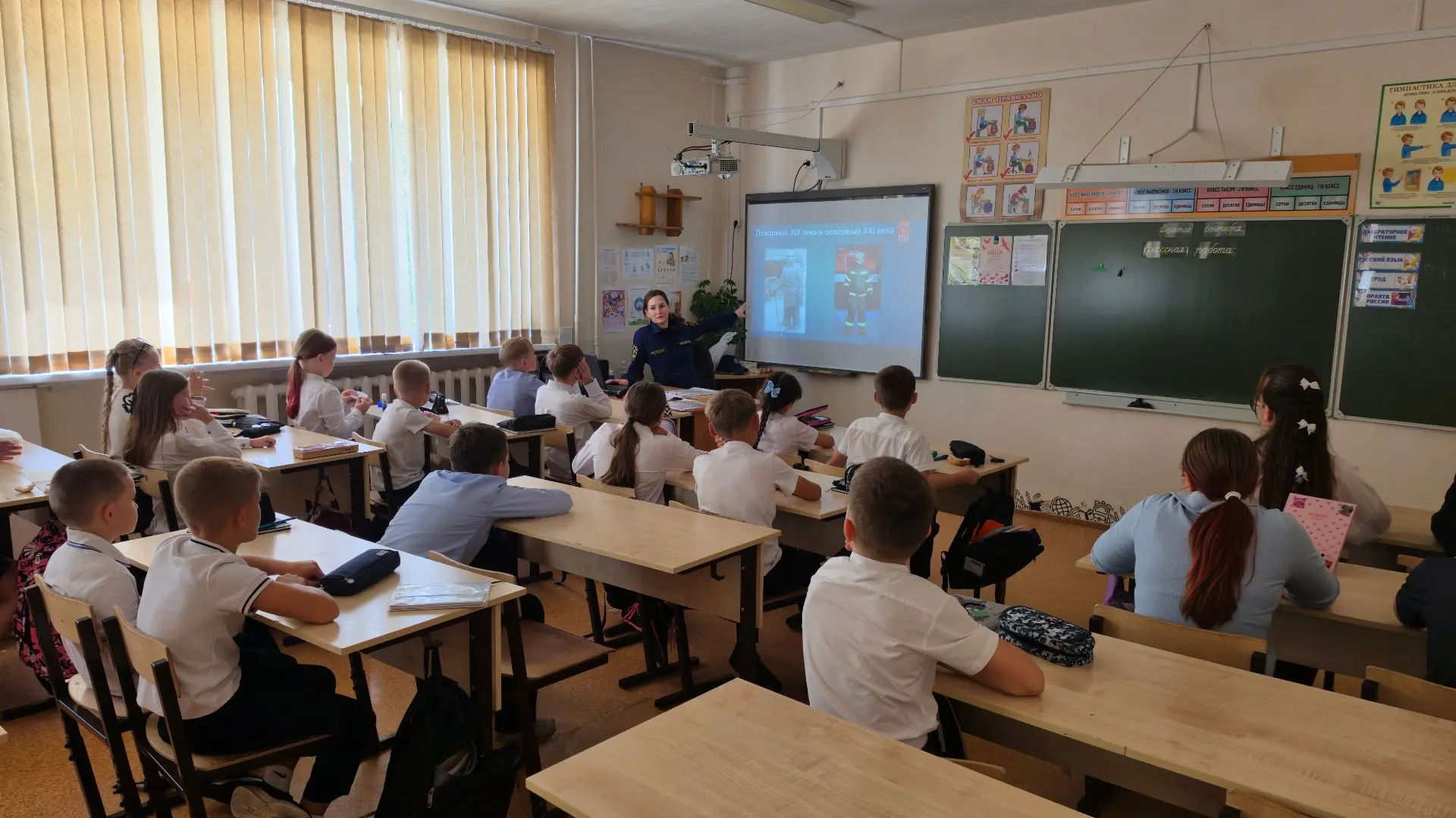 Между прошлым и настоящим. Кадеты узнали, как развивалась пожарная охрана