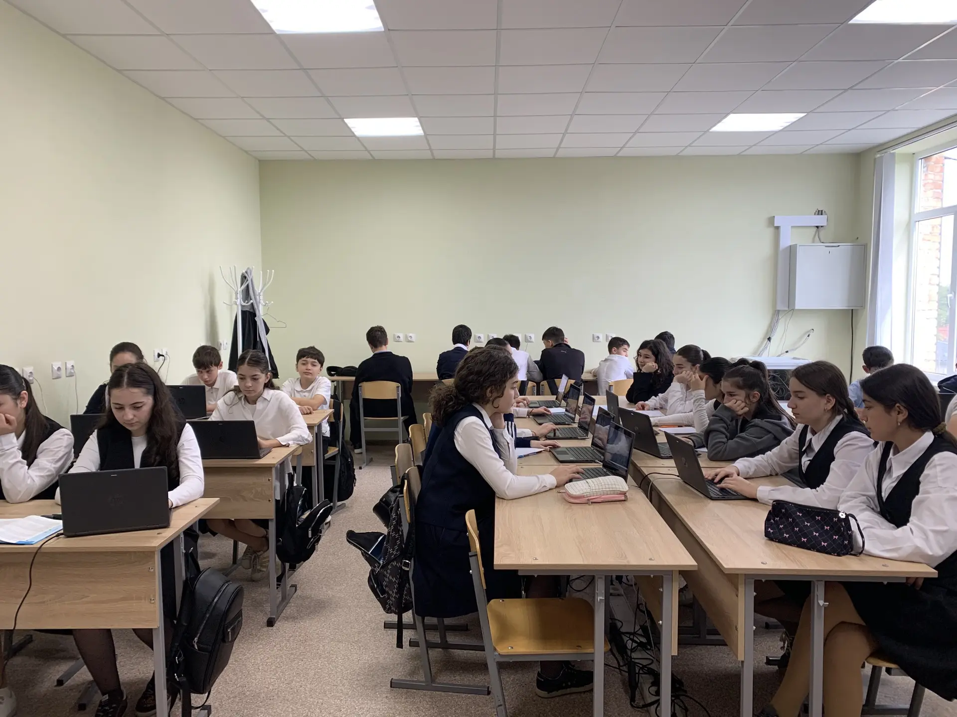 В нашей школе, как и во всех образовательных организациях, прошло социально- психологич...