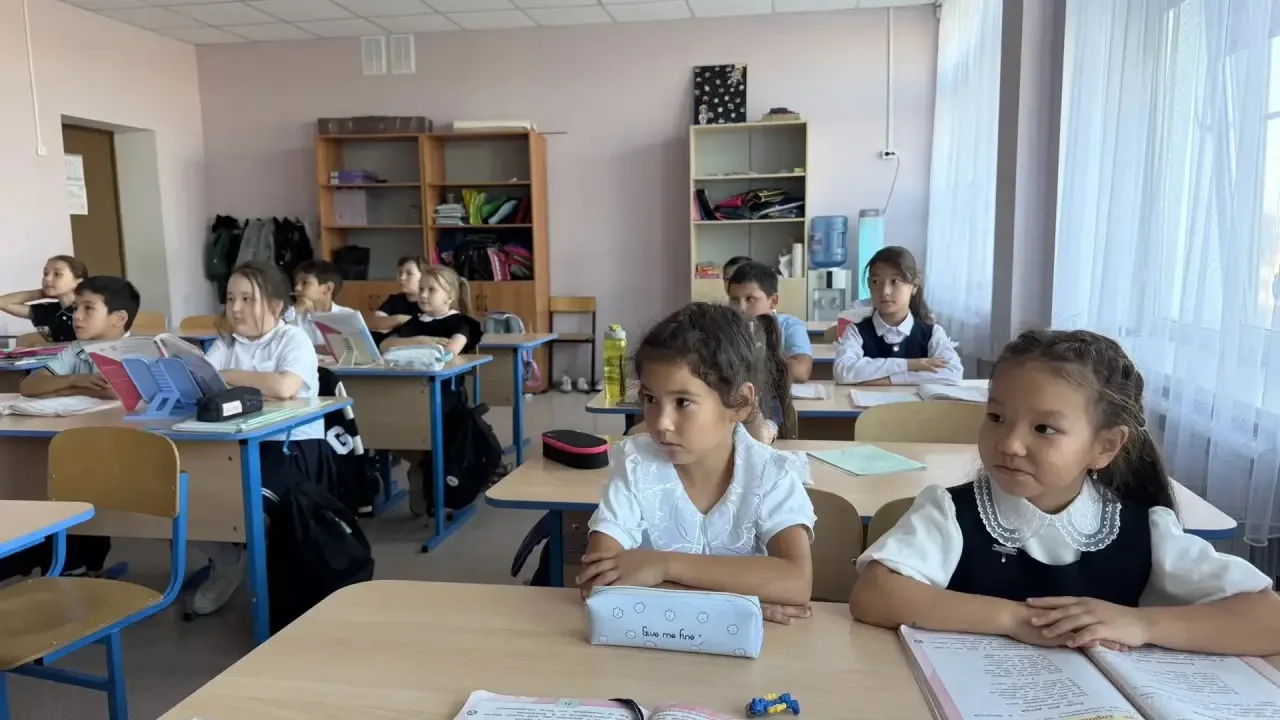🎉 Сегодня во 2 «Б» классе прошёл особенный урок литературного чтения! 📚