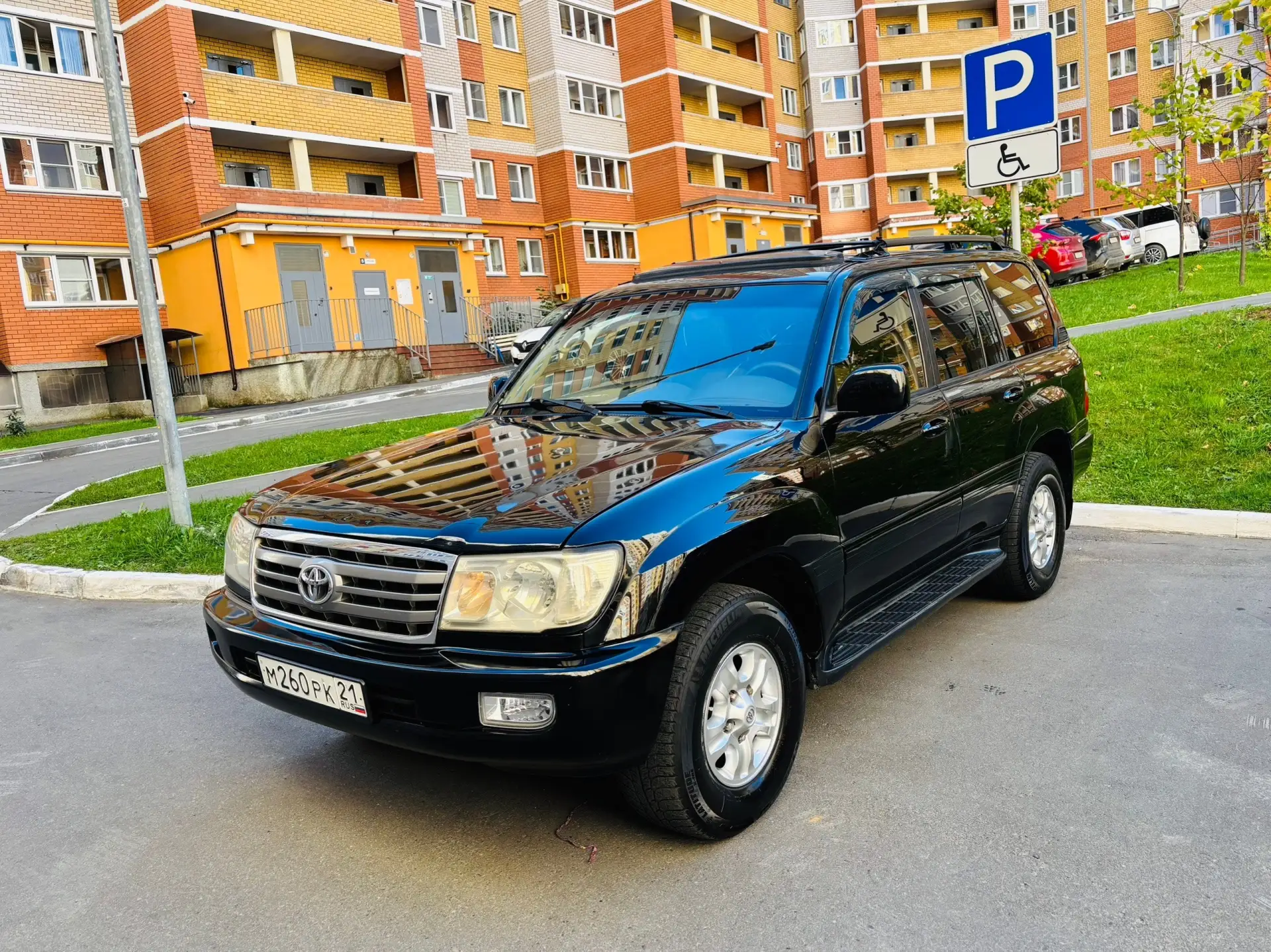 Toyota Land Cruiser 100 рестайлинг 2003 год, двигатель 4.7 235 л.с., коробка автомат 5 ...