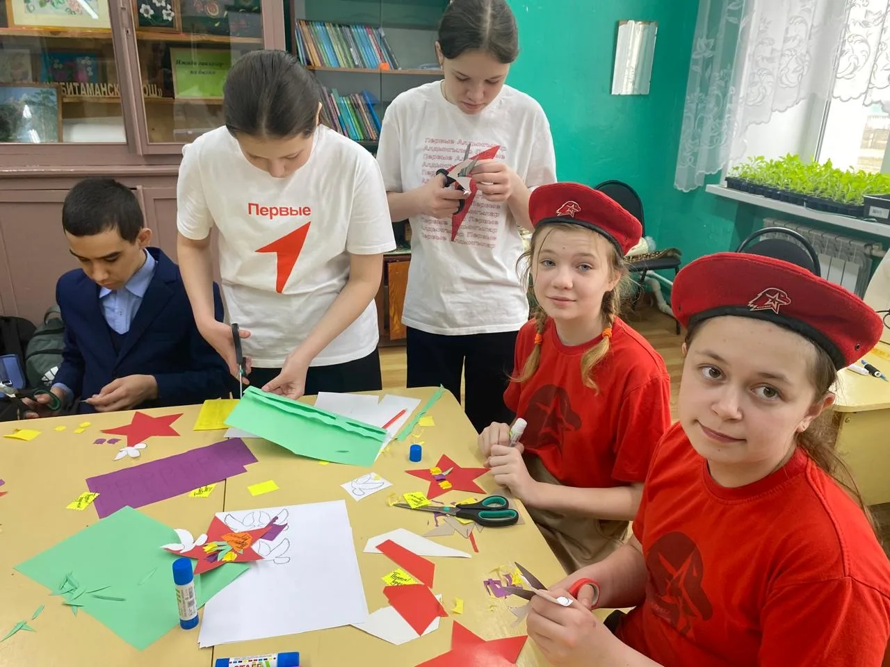 В преддверии Великого праздника юнармейцы ВПК «Мирас» имени Ильфата Бариева совместно с...