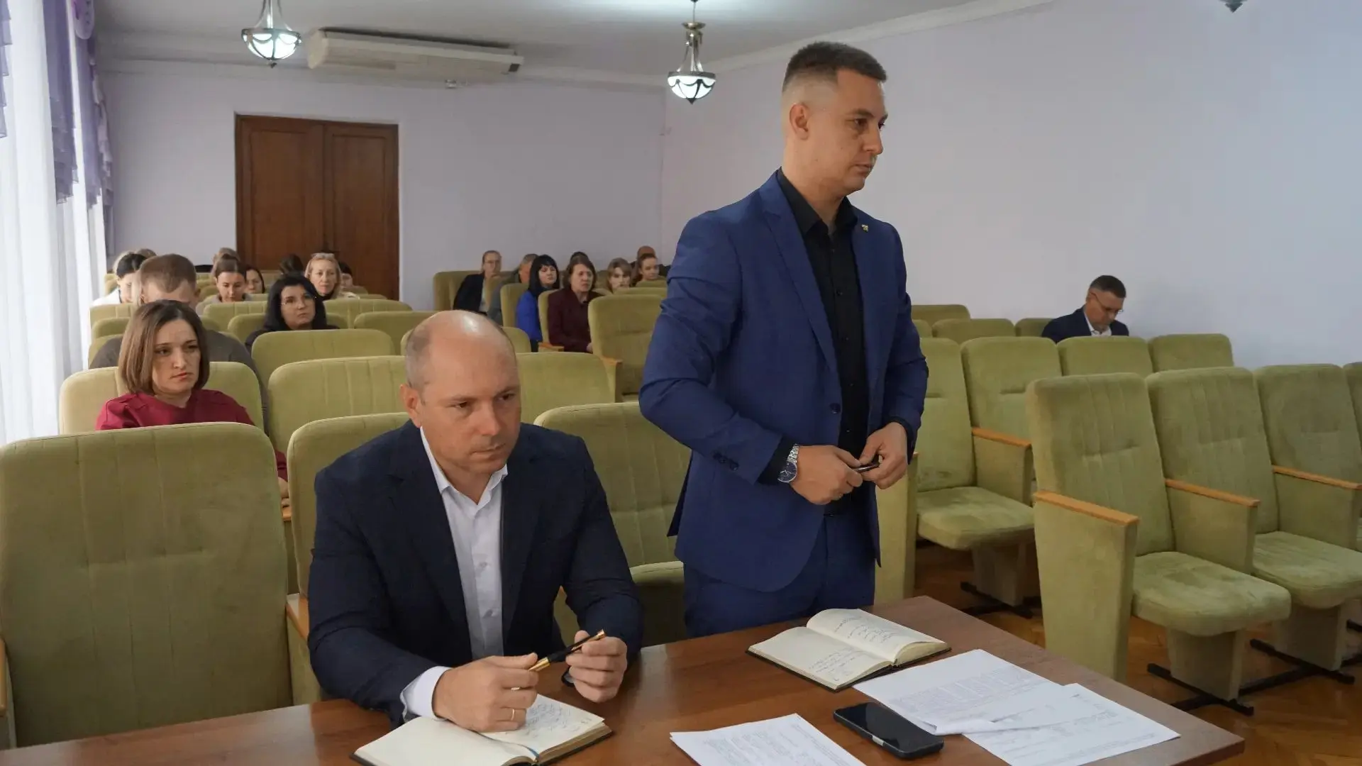 Провел еженедельную планерку в администрации.