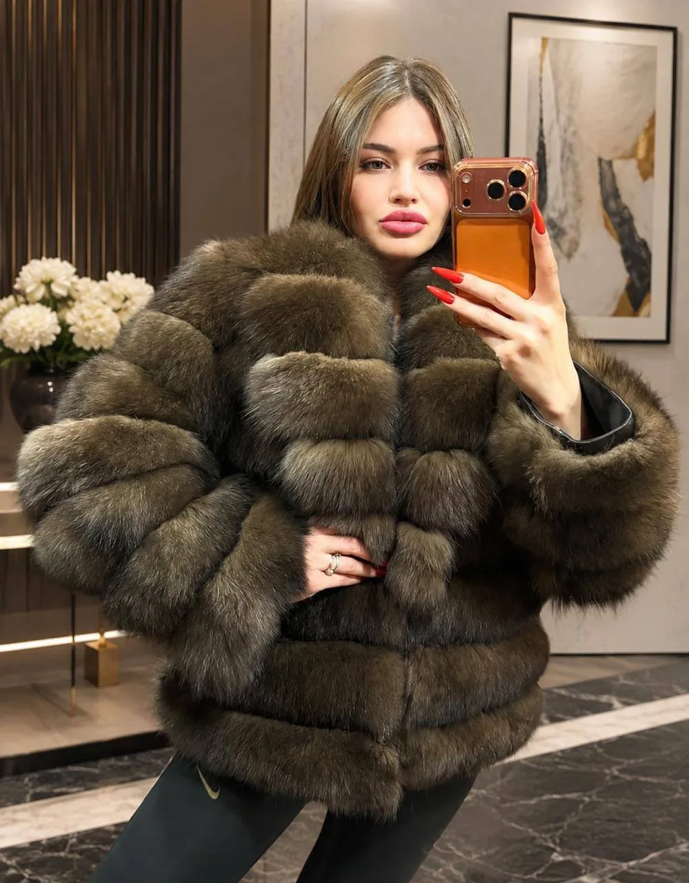 Шуба из меха финского песца;