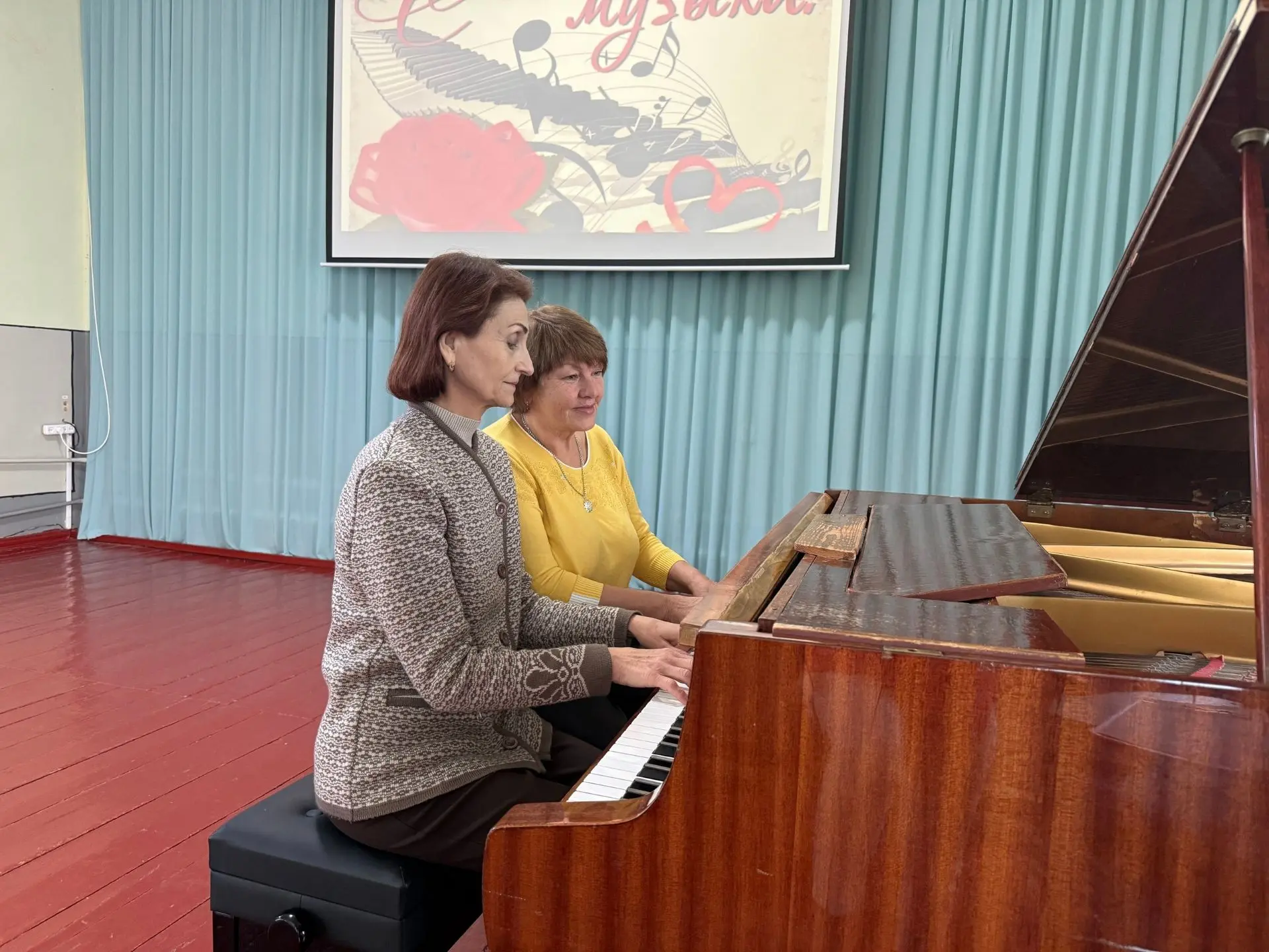 Детская школа искусств г. Новопавловска регулярно проводит Дни открытых дверей для буду...
