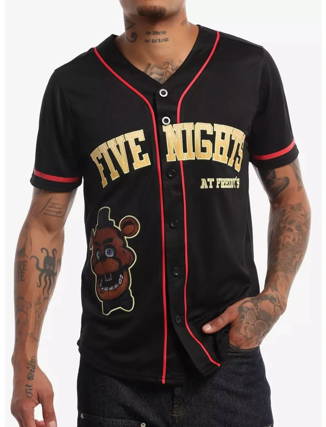 На сайте Hot Topic появилась новая бейсбольная джерси по Five Nights at Freddy’s за $44...
