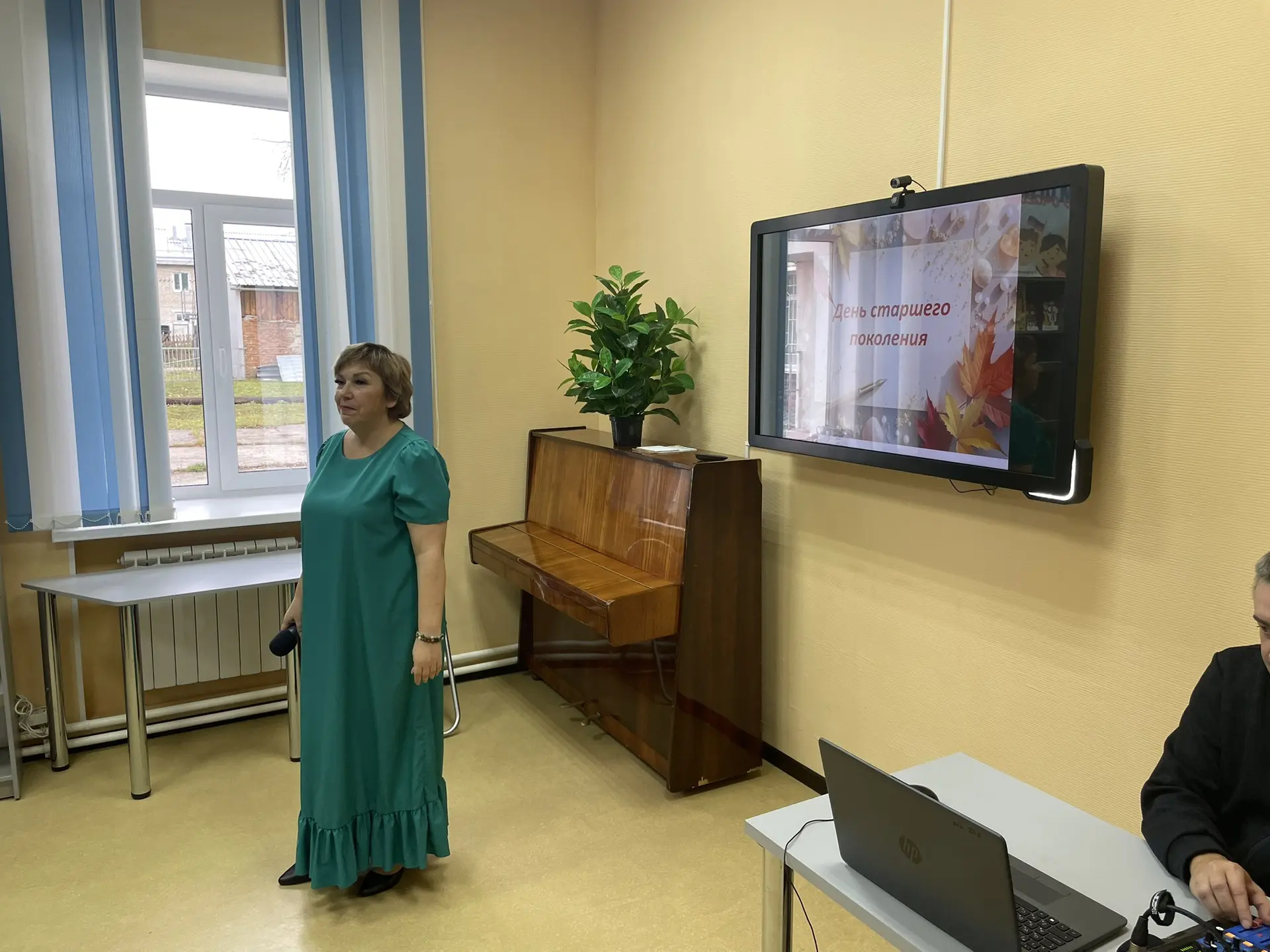 🎶 Вокальная студия «Отражение» с теплом и музыкой в гостях у Бакчарской районной библи...