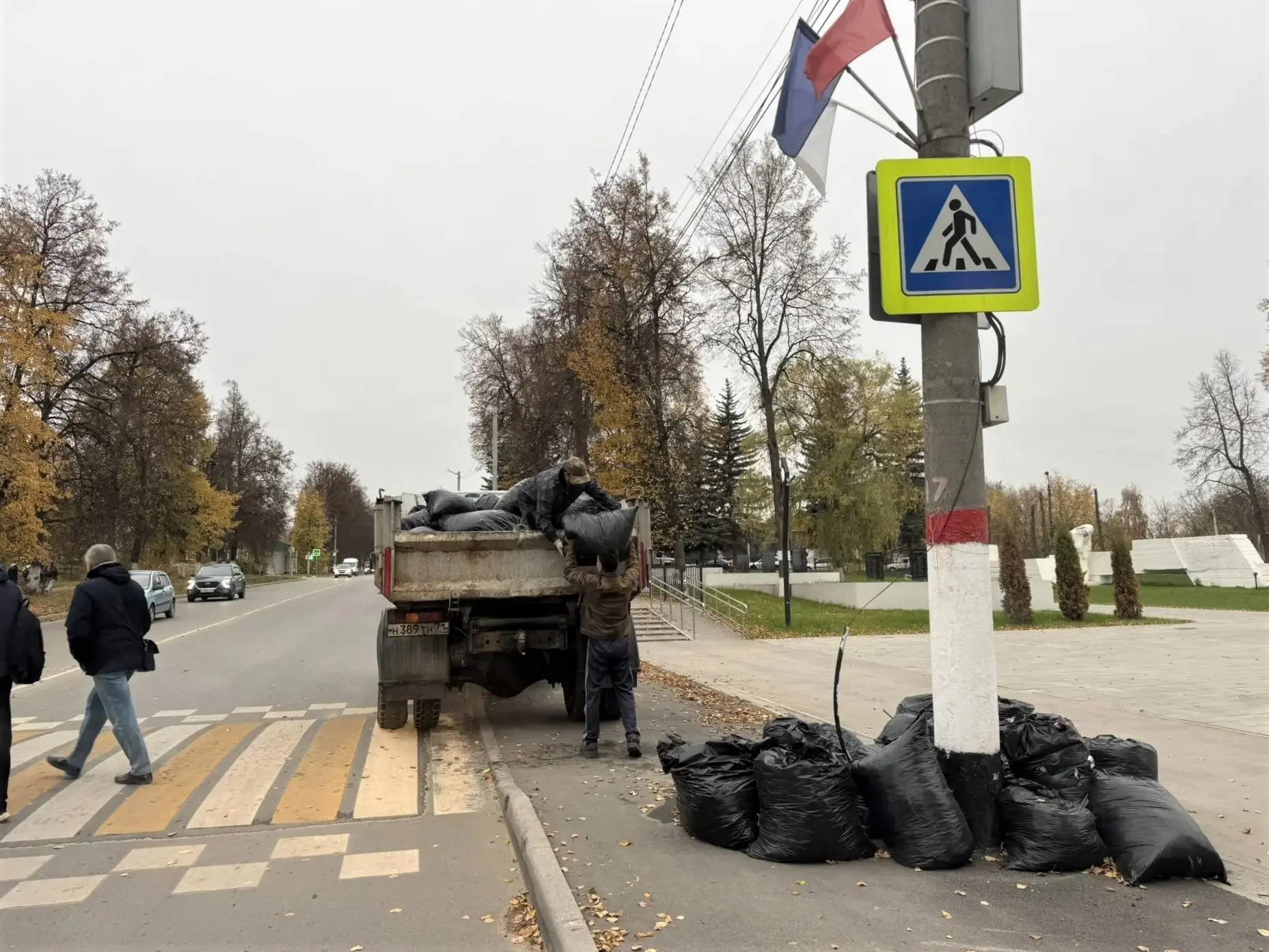 МКУ «Спецавтохозяйство г. Алексин» продолжает плановые сезонные работы по благоустройст...