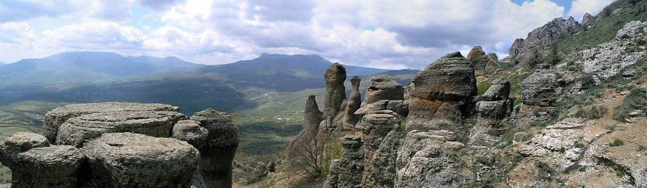 ⛰😅 Под Алуштой турист покорил 40-метровую скалу, но обратно пришлось вызывать спасателей