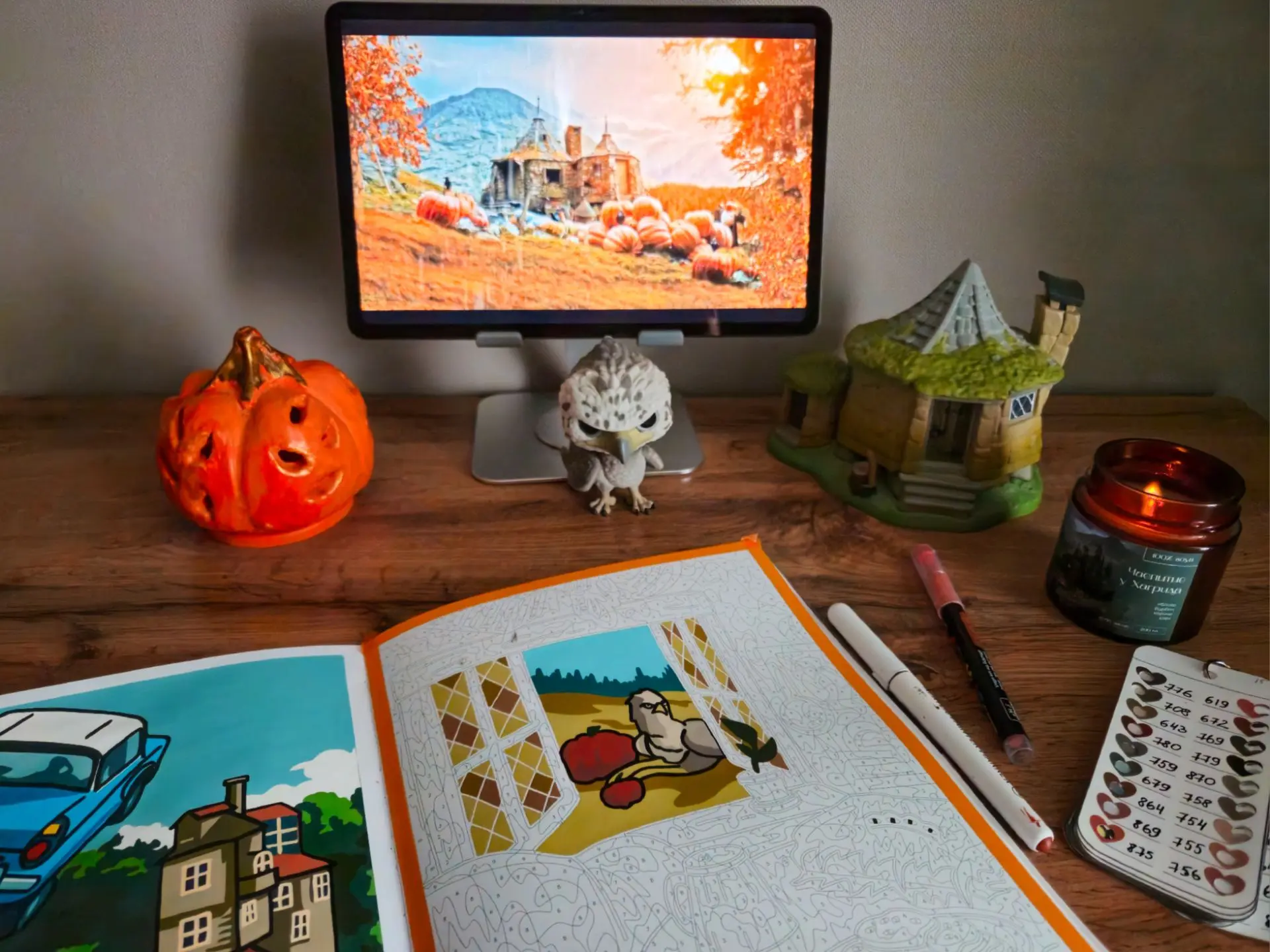 🎨🍂 Погода так и шепчет: сиди дома и раскрашивай раскраски.