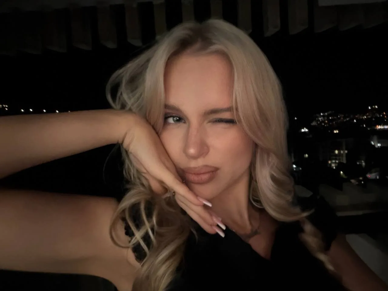 поцелуй 💋