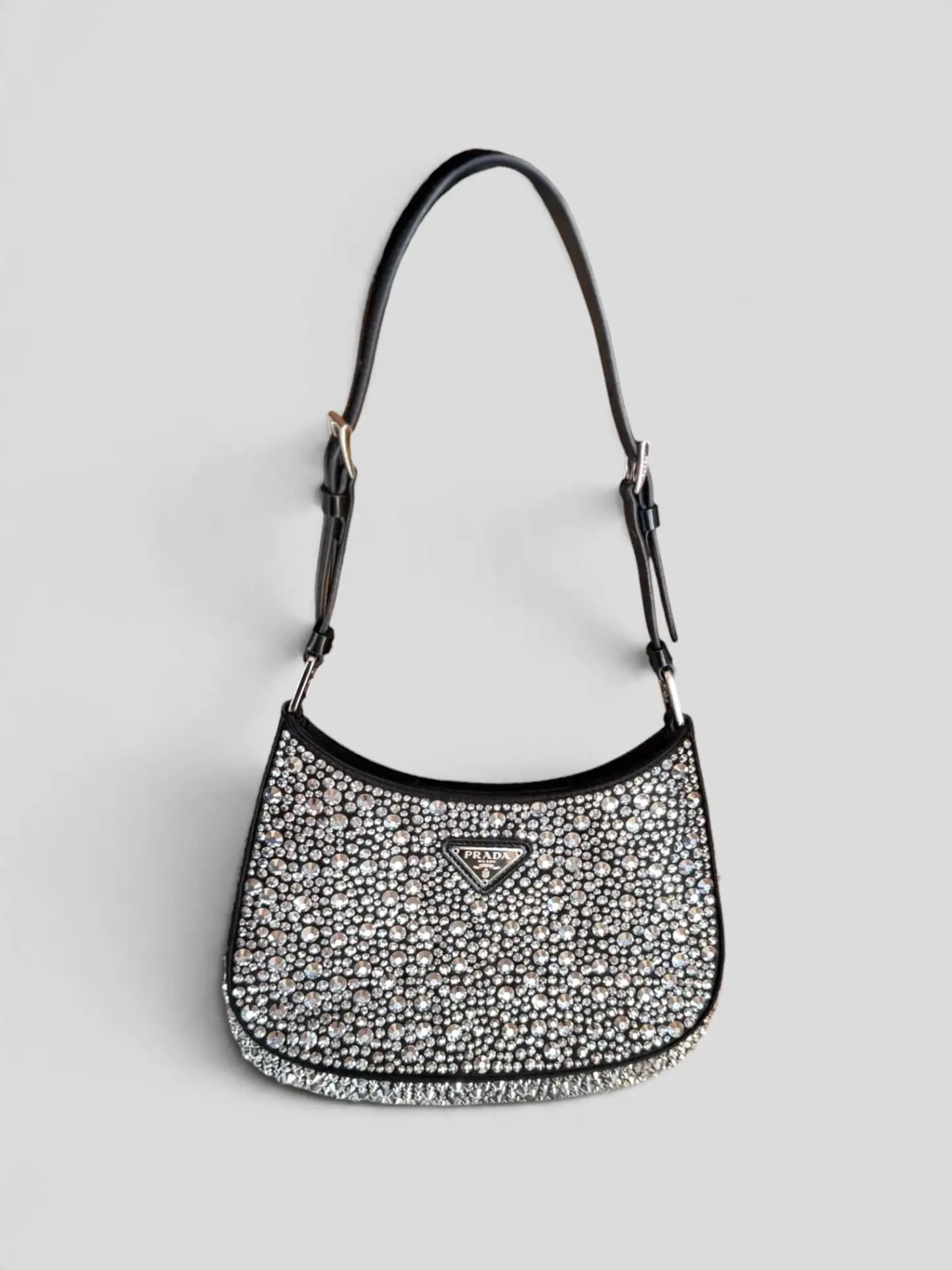 Сумка Prada Cleo в идеальном состоянии.