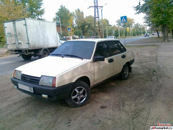 продам ваз 21099 под восстановление или на запчасти ,на фото не она ,фото для внимания....