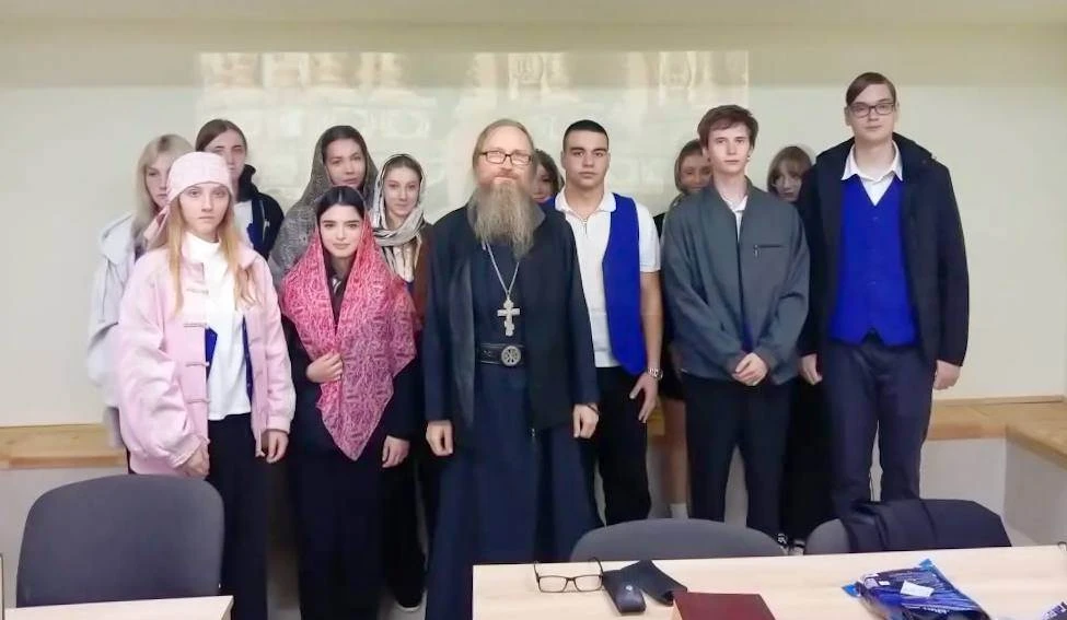 В Свято-Троицком соборе Армавира прошла духовно-просветительская встреча со старшекласс...
