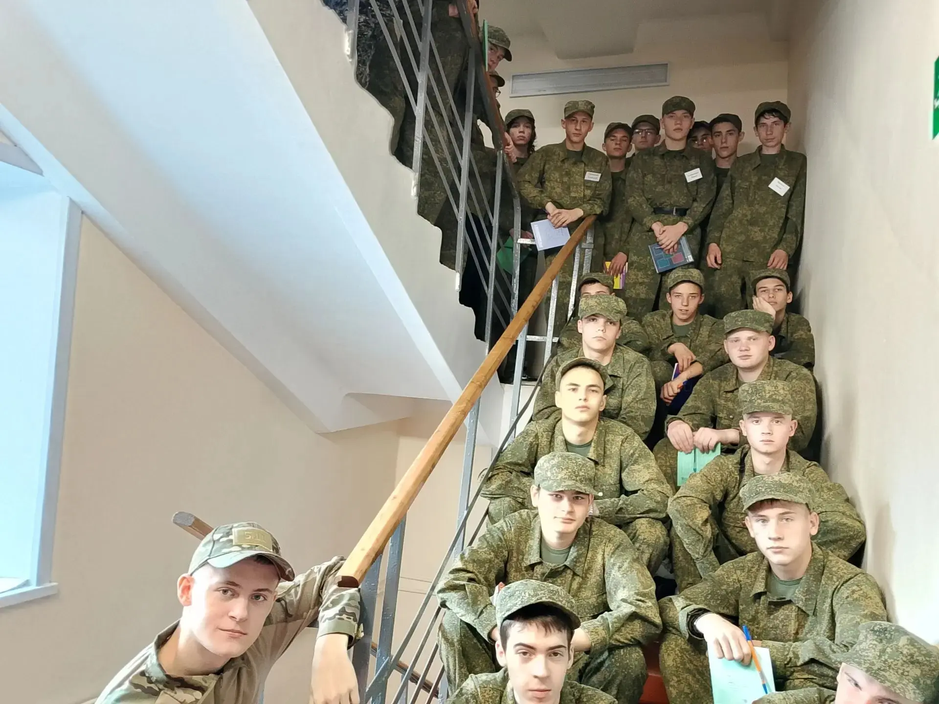 В течение пяти дней наши десятиклассники(а именно юноши 10класса)находились в региональ...