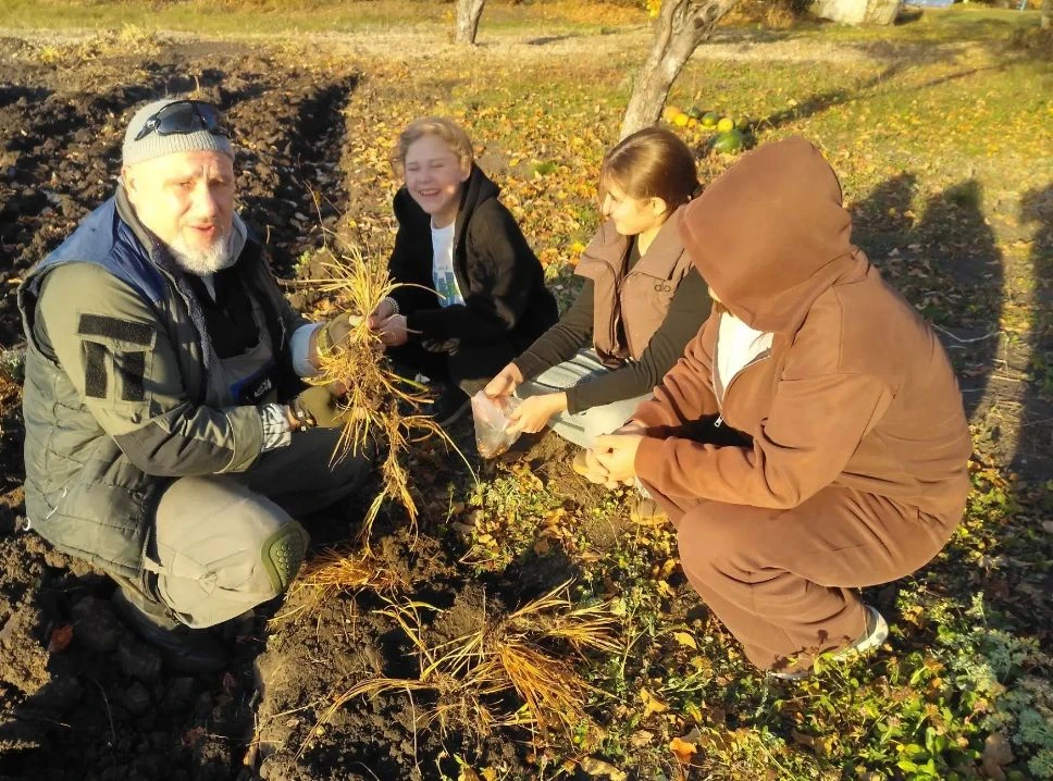 Когда руки заняты делом, а голова — новыми знаниями: именно так прошёл день у наших юны...