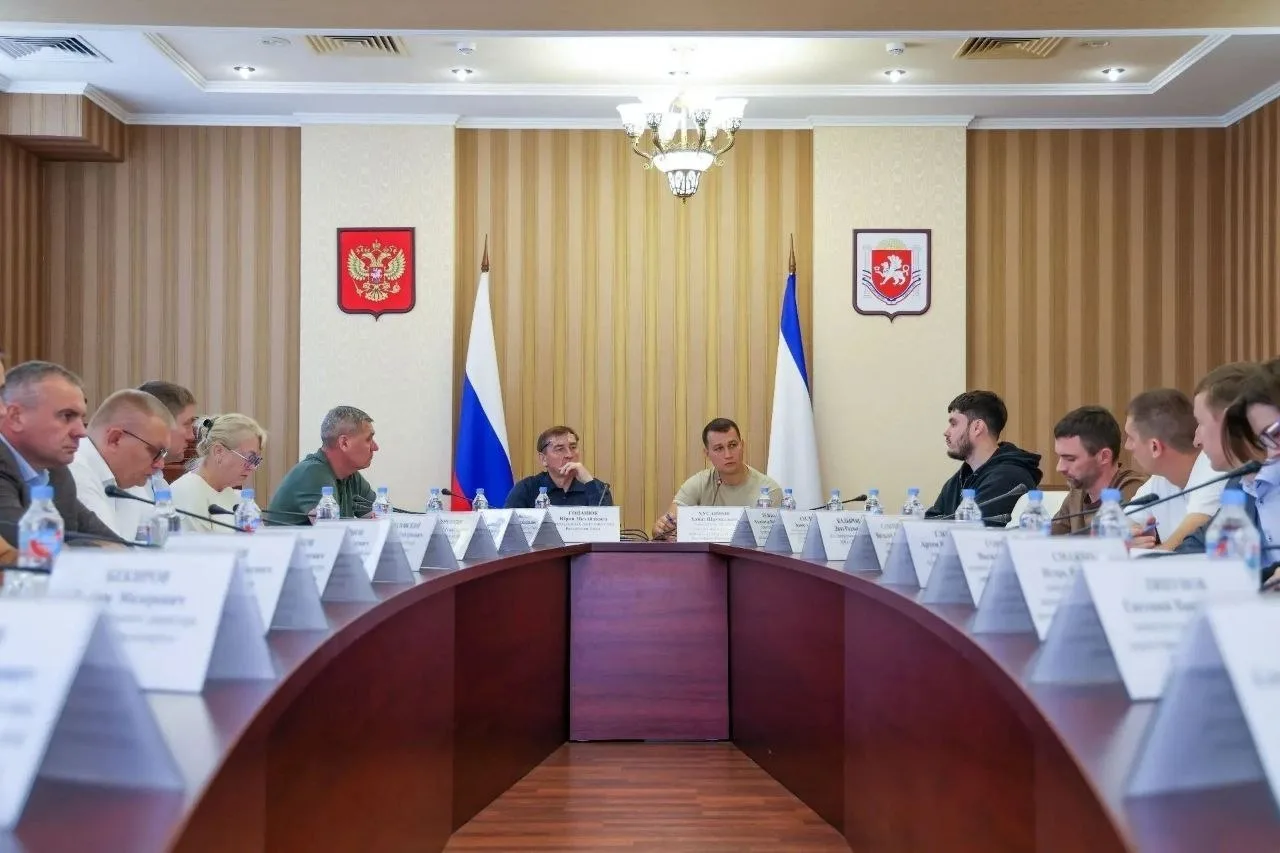 На совещании под председательством заместителя Министра строительства и ЖКХ России Алма...