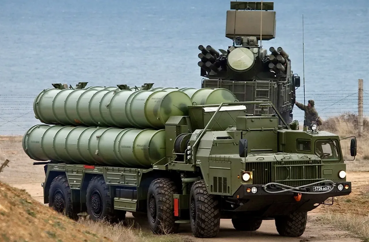 В течение дня дежурными силами ПВО перехвачены и уничтожены 62 украинских беспилотника ...