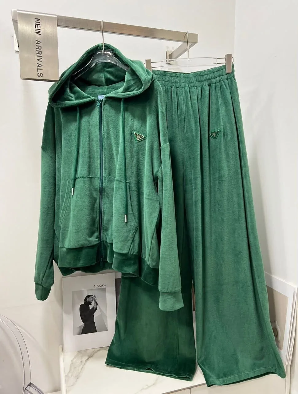 КОСТЮМ PRADA