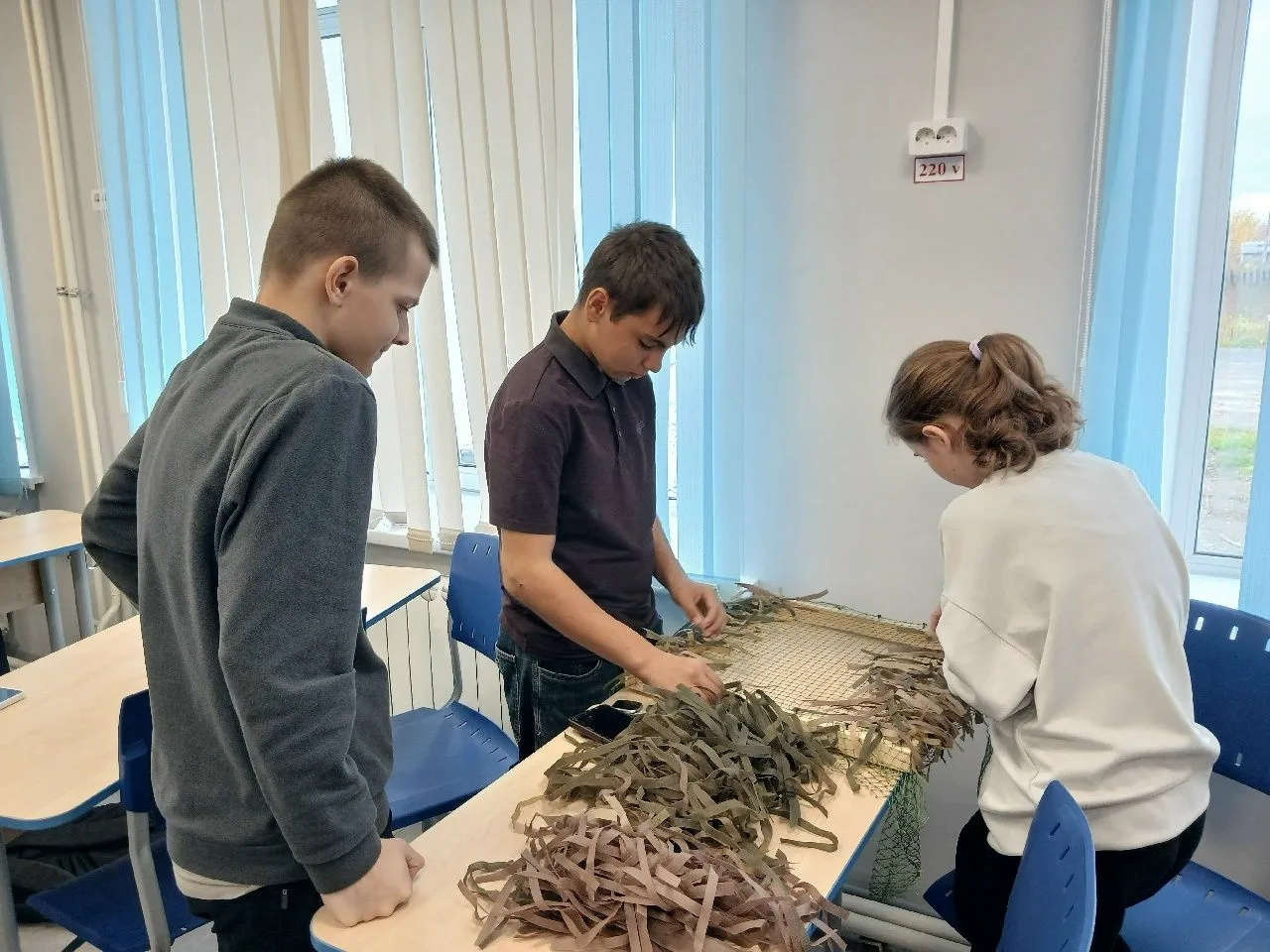Мастерская маскировки: как школьники помогают бойцам