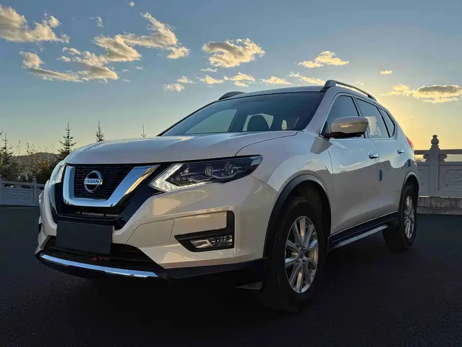 Nissan Qashqai 2.0L CVT XV Prem Deluxe Edition