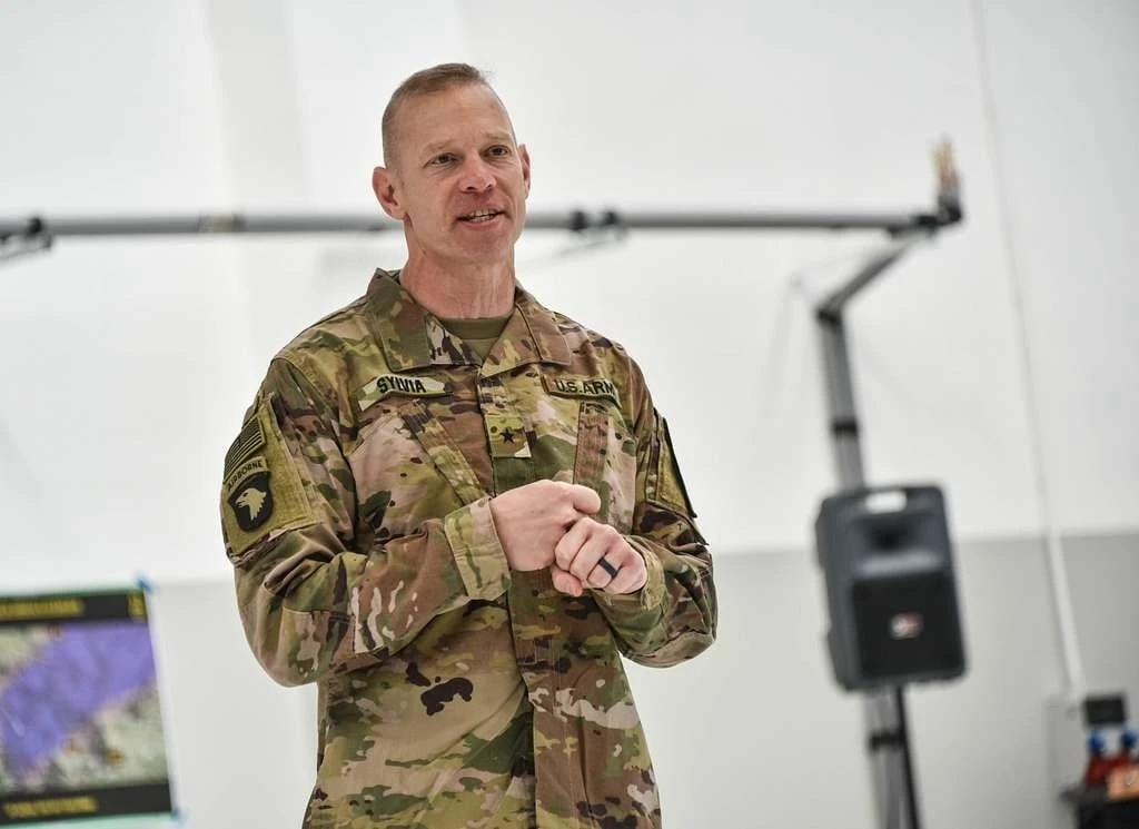 Глава Пентагона Пит Хегсет уволил одного из главных военных стратегов США на фоне подго...