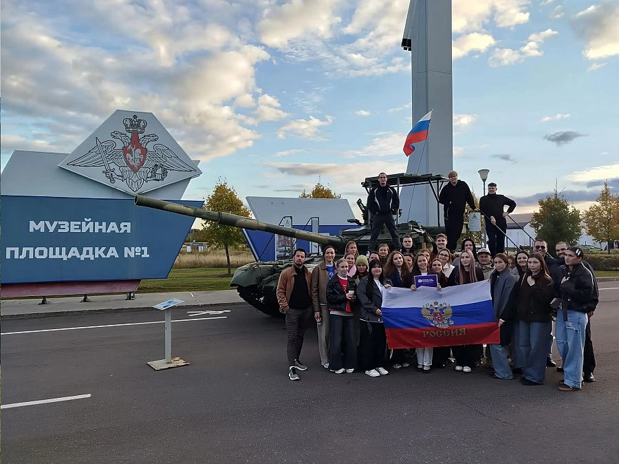 ❓ Что можно сделать во время путешествия по нашей программе? Вписать имена героев в деп...