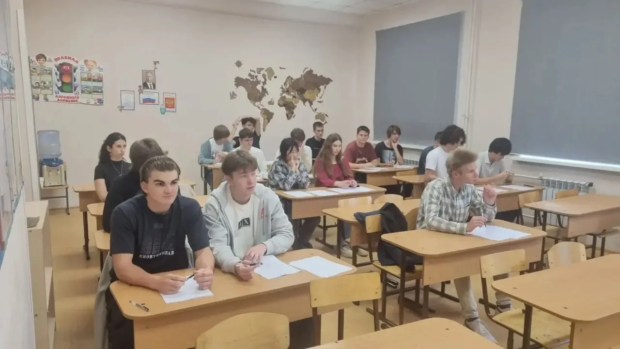 🎓 Траектория в будущее: выпускники Артёма пробуют силы в отборе на обучение технологич...