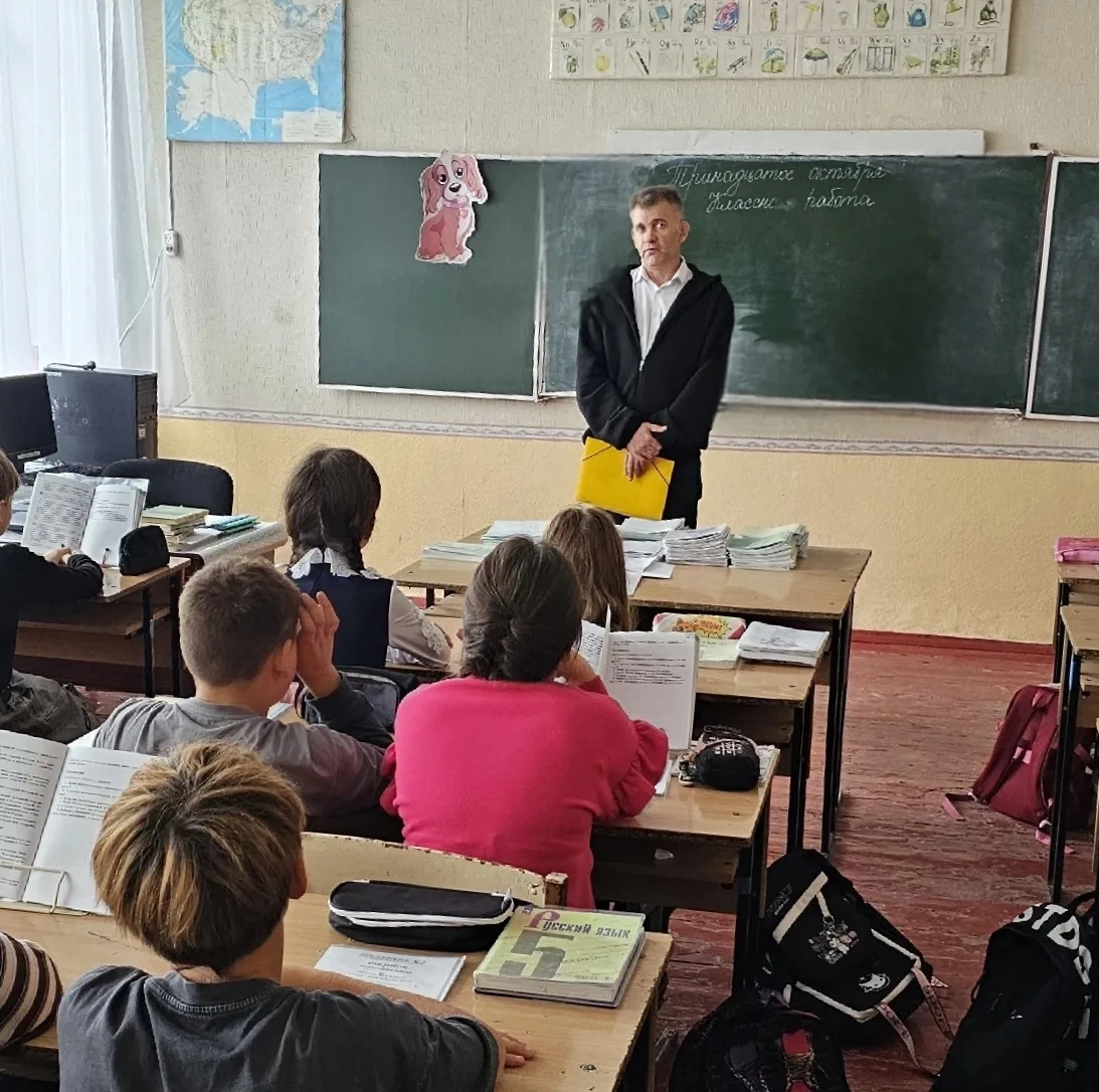 🫶13 октября в нашей школе прошло важное и интересное мероприятие. Перед учениками 5 кл...