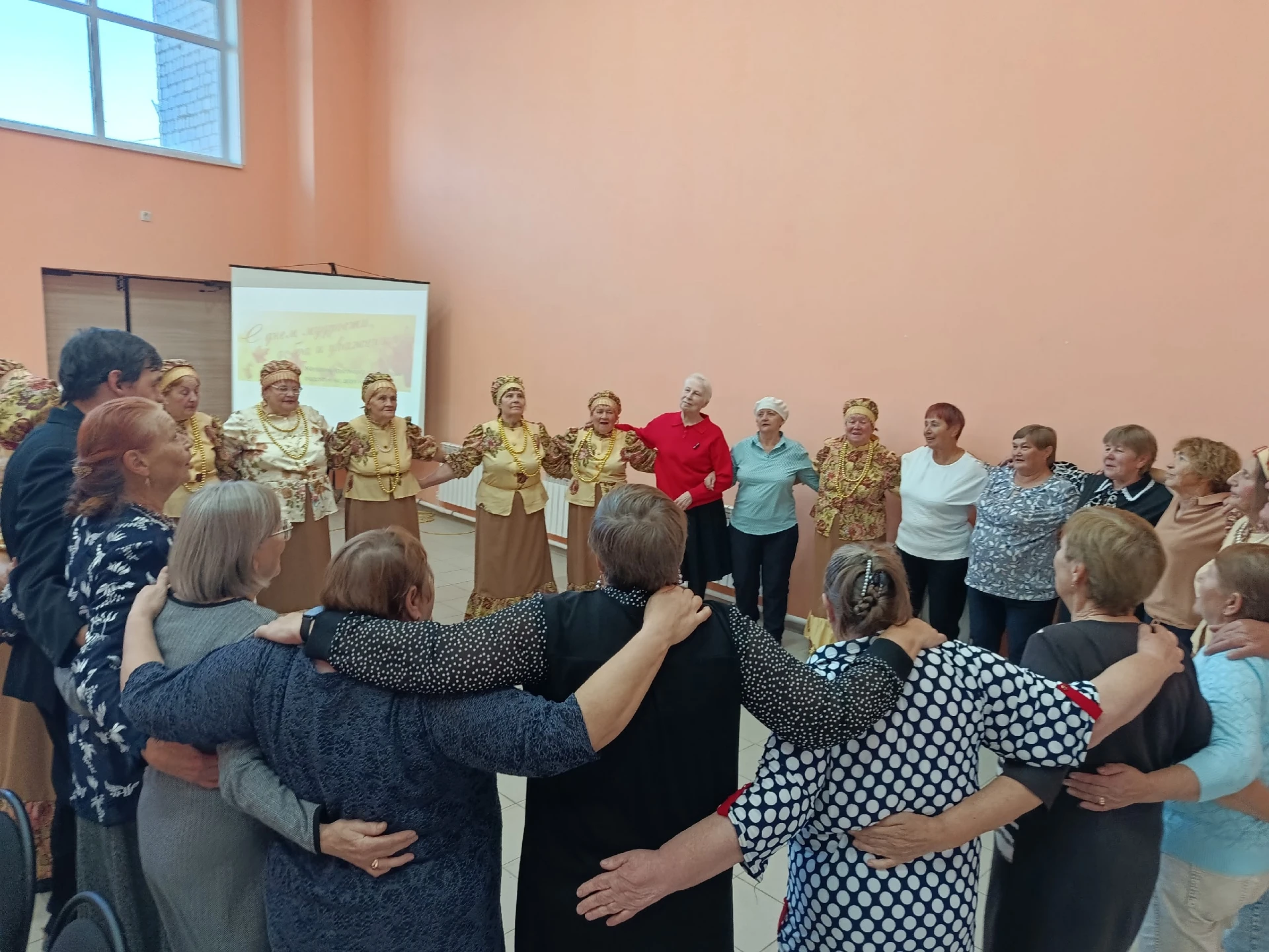 В октябре, объявленном в России Месячником пожилого человека, в учреждениях культуры Ки...