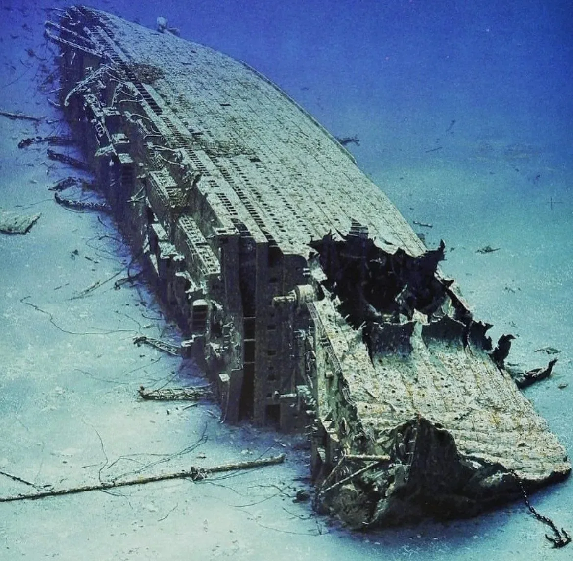 🚢 Корабли Титаник и Британик, были крупнейшими судами, затонувшими во время Первой мир...
