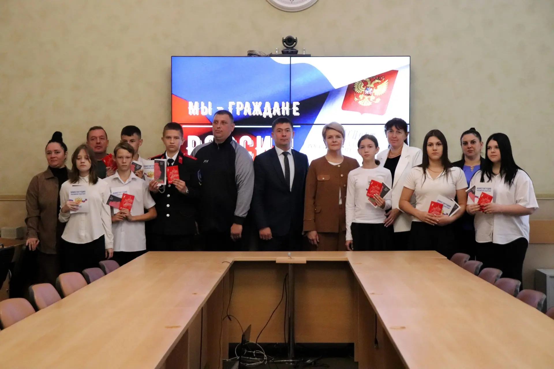 🇷🇺Сегодня в рамках Всероссийской акции «Мы — граждане России!» заместитель главы муни...
