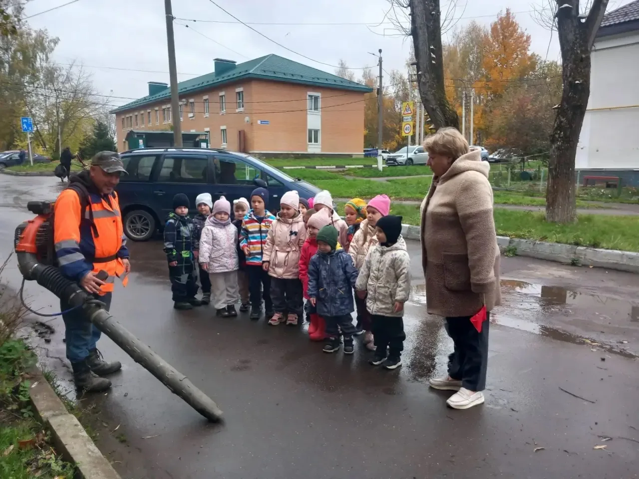 В рамках лексической темы «Профессии» ребята старшей группы МОУ «Первомайская СОШ» отпр...