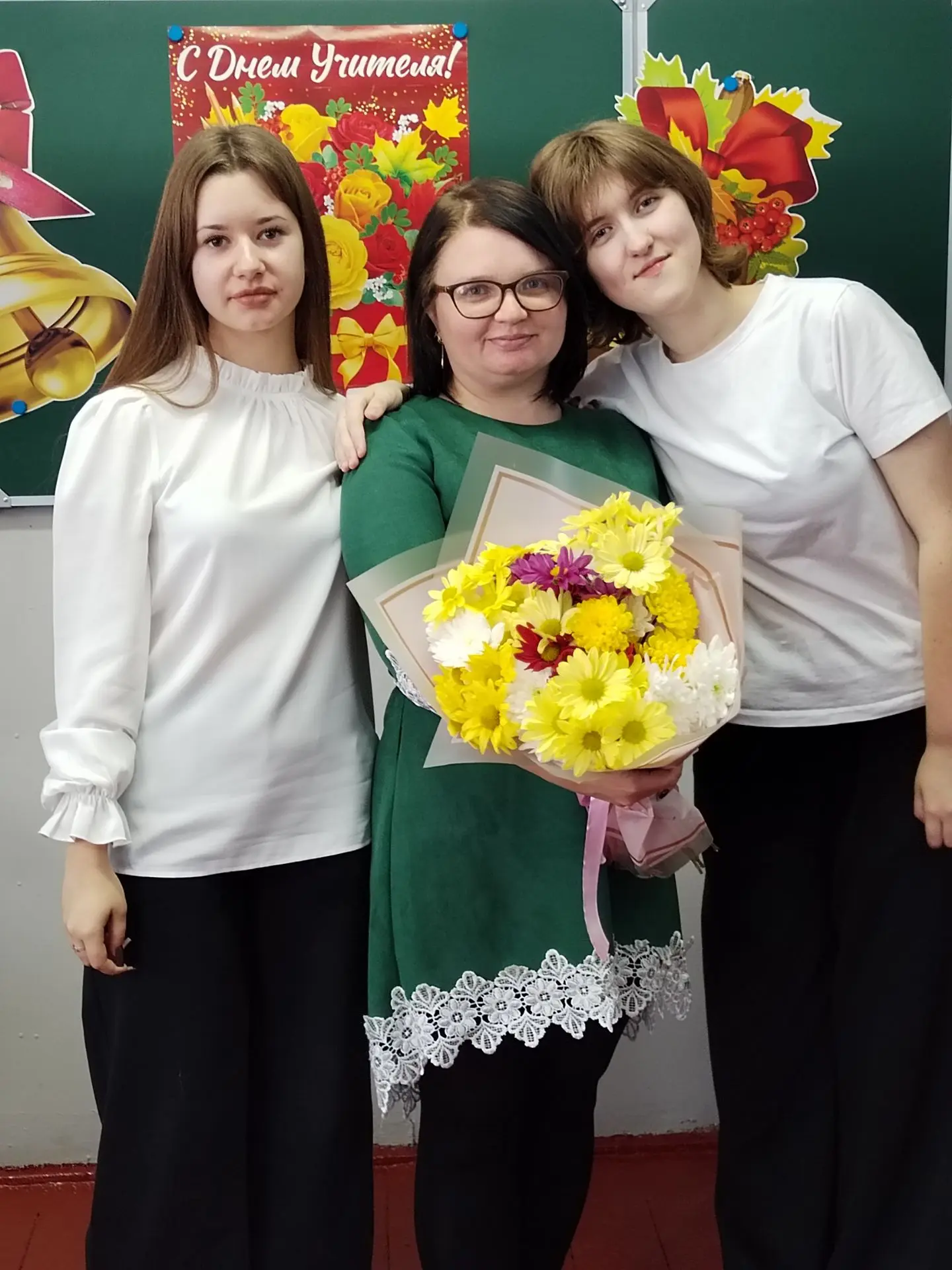 Дорогие наши Учителя! От всего нашего класса поздравляем Вас с Днем учителя! Спасибо за...
