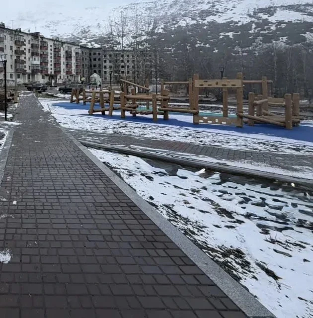 В Омсукчане завершено благоустройство общественной территории