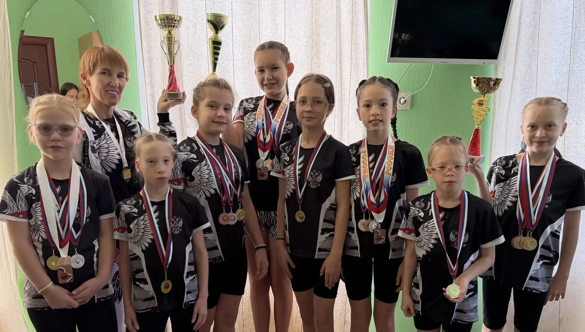 👍 Спортсмены по роуп-скиппингу (спортивной скакалке) завоевали кубки на межрегиональны...